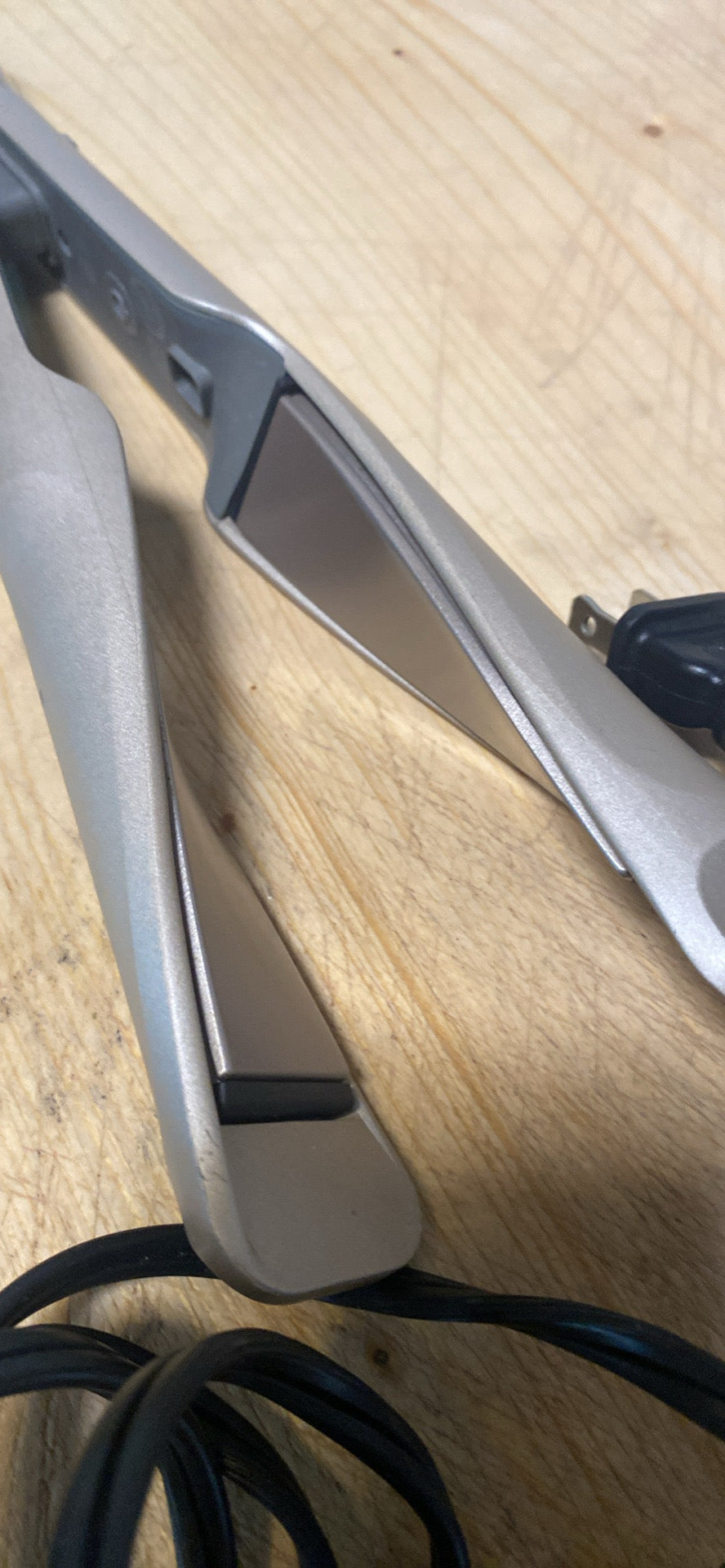 NEW TWIST CURL - WAVE MAKER CURLING IRON