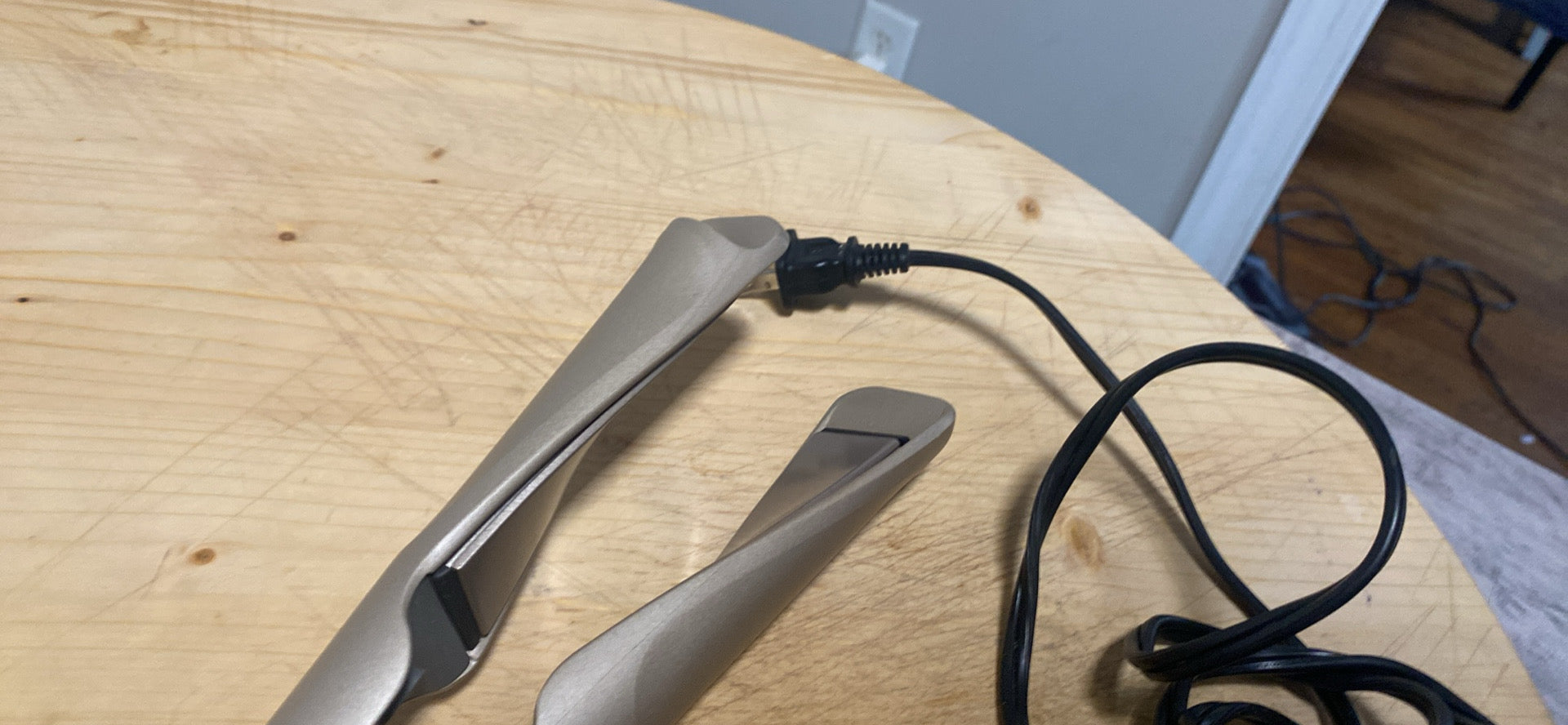 NEW TWIST CURL - WAVE MAKER CURLING IRON